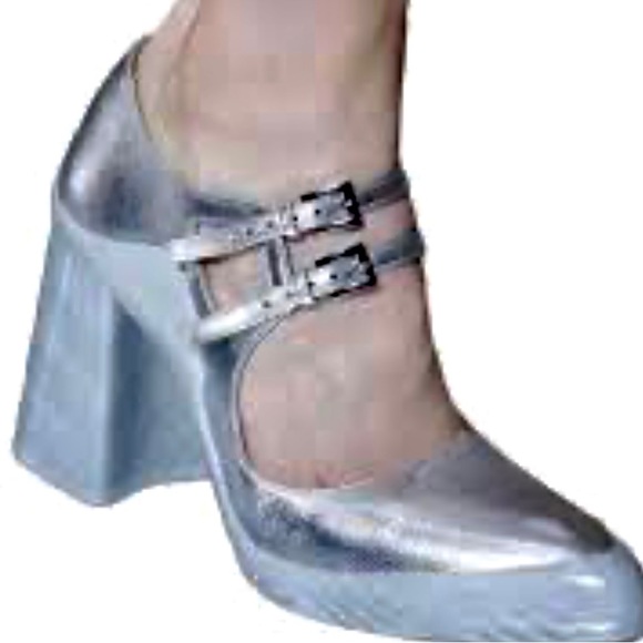 Prada metallic silver leather dual strap mary jane shoes with block heel. - Picture 6 of 14